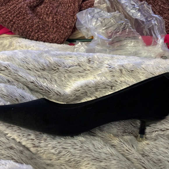 Black Velvet kitten heels never worn . Excellent condition. Size 39 - Picture 4 of 13